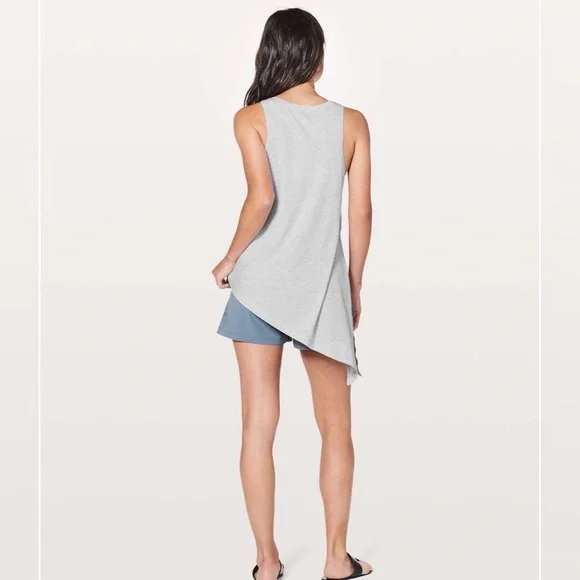 Lululemon To The Point Tank NWOT gray size 12 - Picture 3 of 8